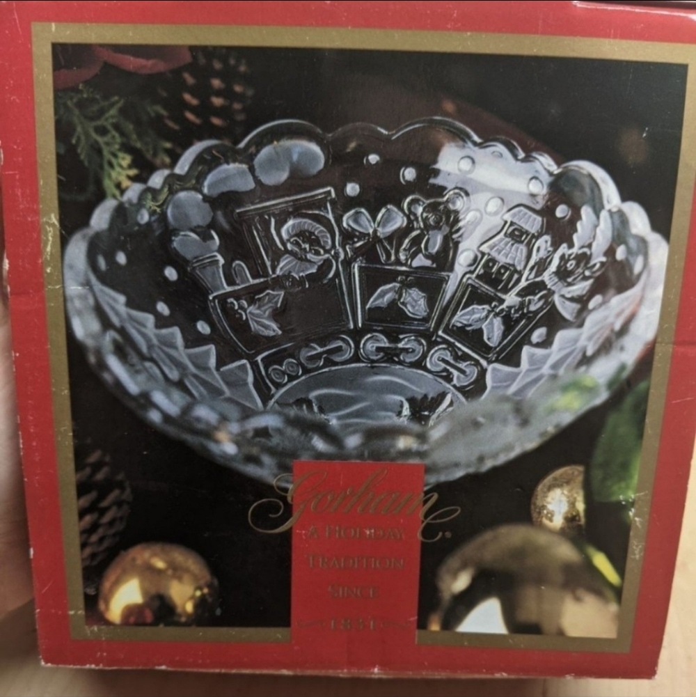 Gorham Holiday Traditions North Pole Express 6 3/4in Footed Train Bowl